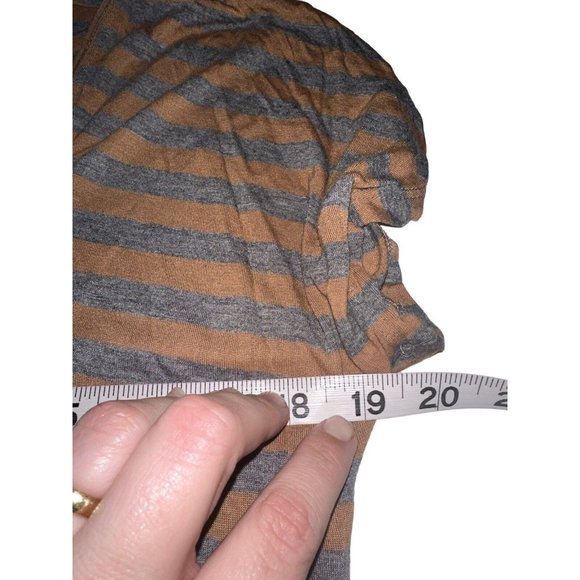 BCBGMAXAZRIA V Neck T Shirt Top Size Small Gray Muted Yellow Brown Stripe - Picture 4 of 5